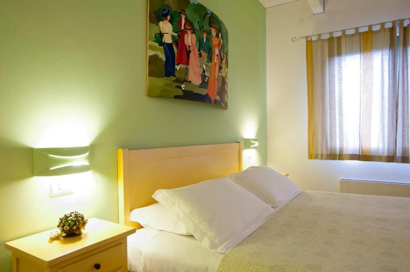 Triple Room image 3