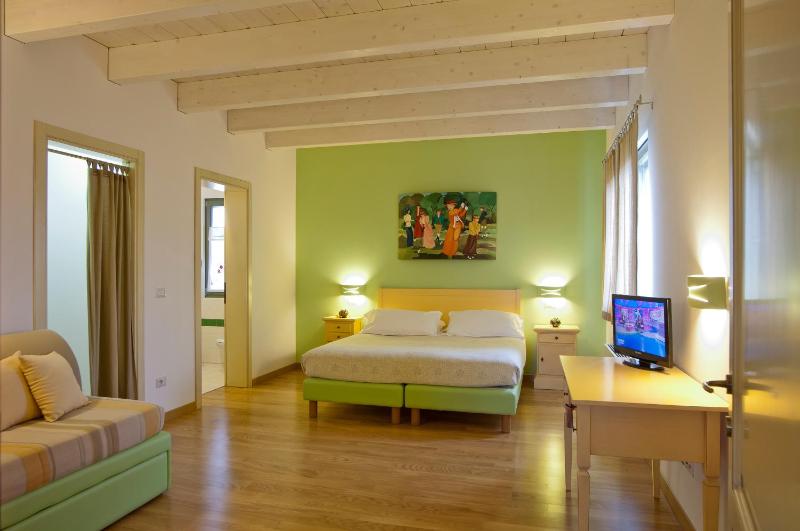 Triple Room image 2
