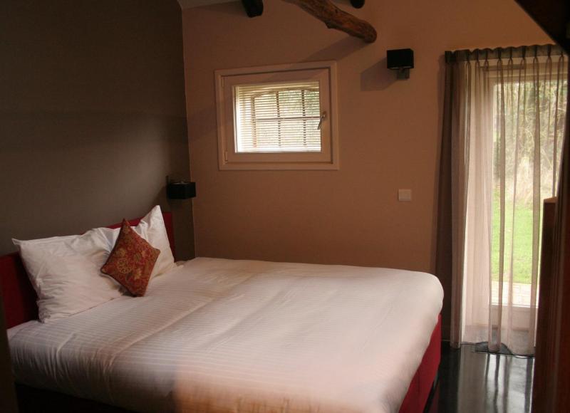 Studio Apartment image 3