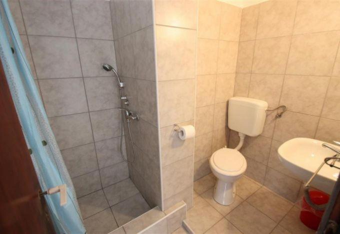 Three-Bedroom Apartment with Balcony and Sea View image 2