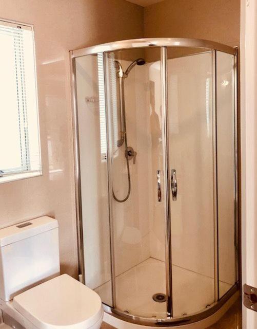 One-Bedroom Apartment image 2