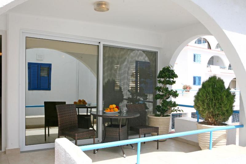 One-Bedroom Apartment image 1