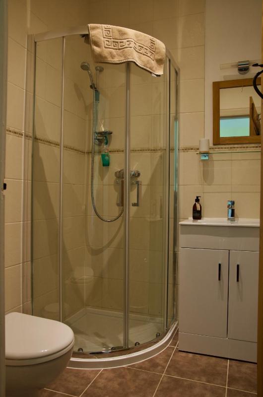 Twin Room image 2