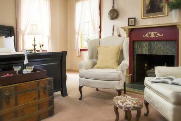 King Room with Garden View image 1