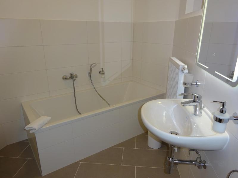Double Room image 2