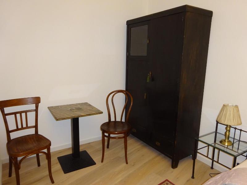 Double Room image 4