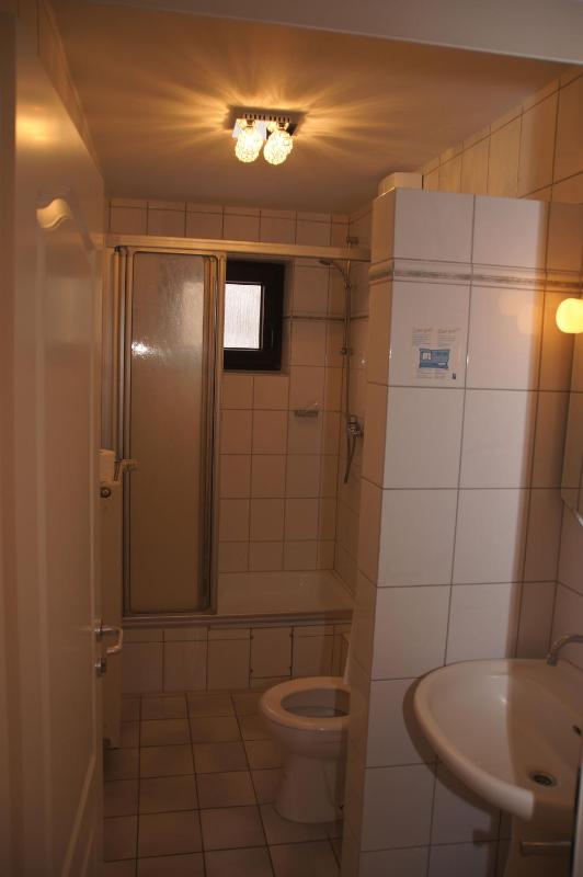 Double Room with Shared Bathroom image 2