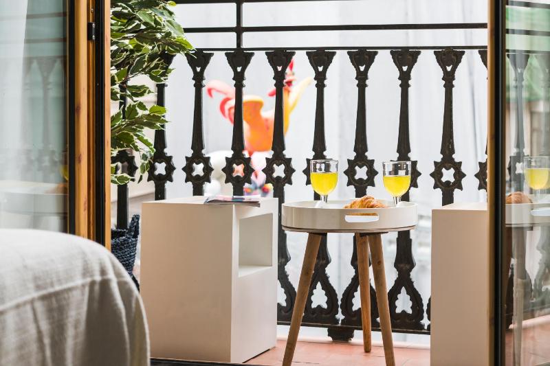 Suite with Balcony image 4
