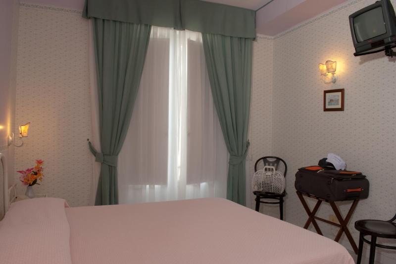 Double or Twin Room image 2