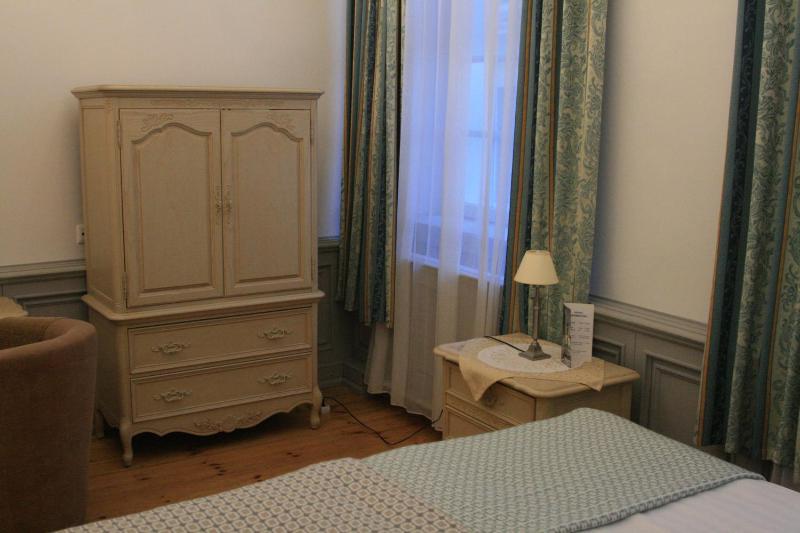Economy Double Room image 3