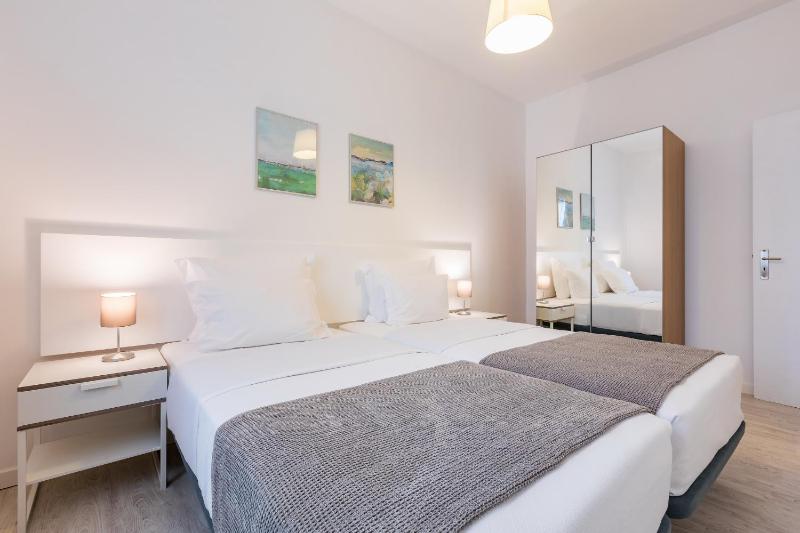 Three-Bedroom Apartment with Balcony image 3