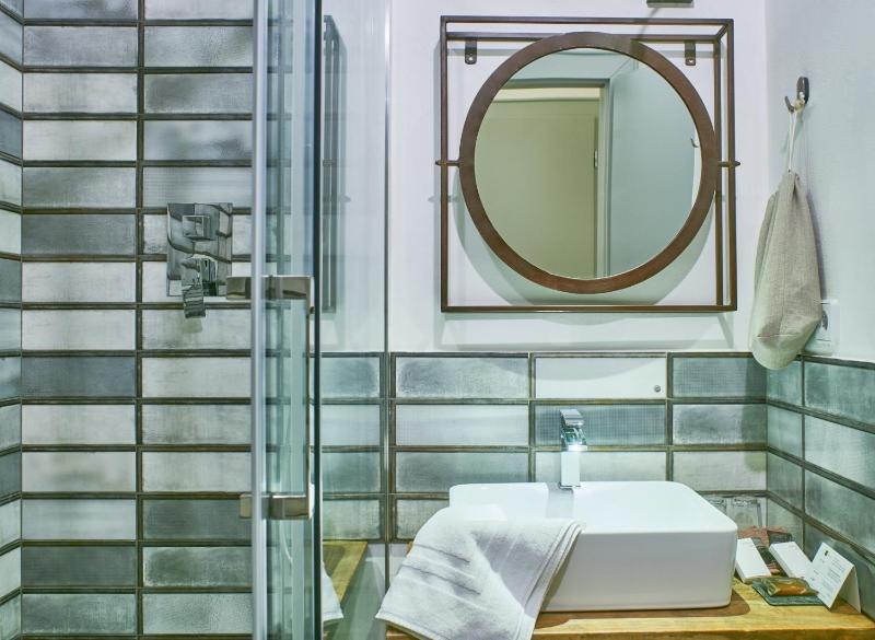 Design Double Room image 3