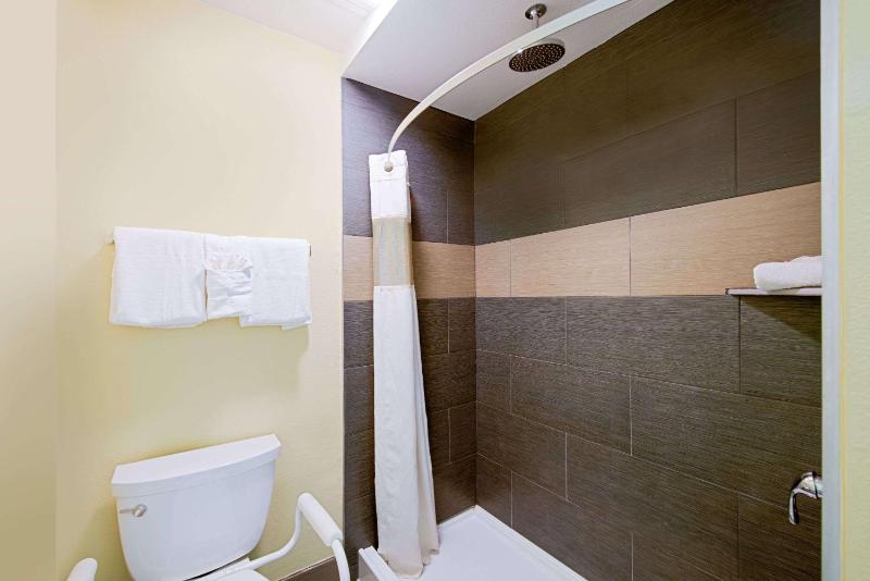 King Room, Non-Smoking image 3