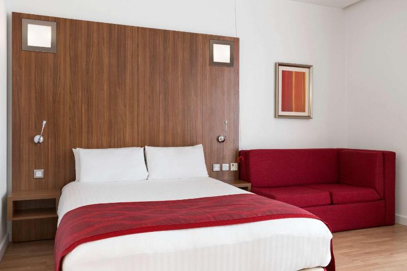 Business Double Room - Non-Smoking image 4