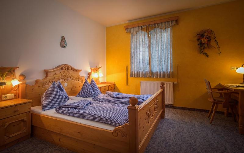 Double Room image 3