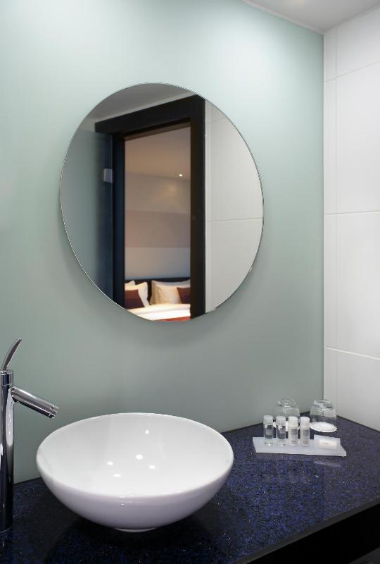 Park Plaza Leeds - image 25