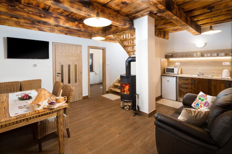 Two-Bedroom House - Mill image 4