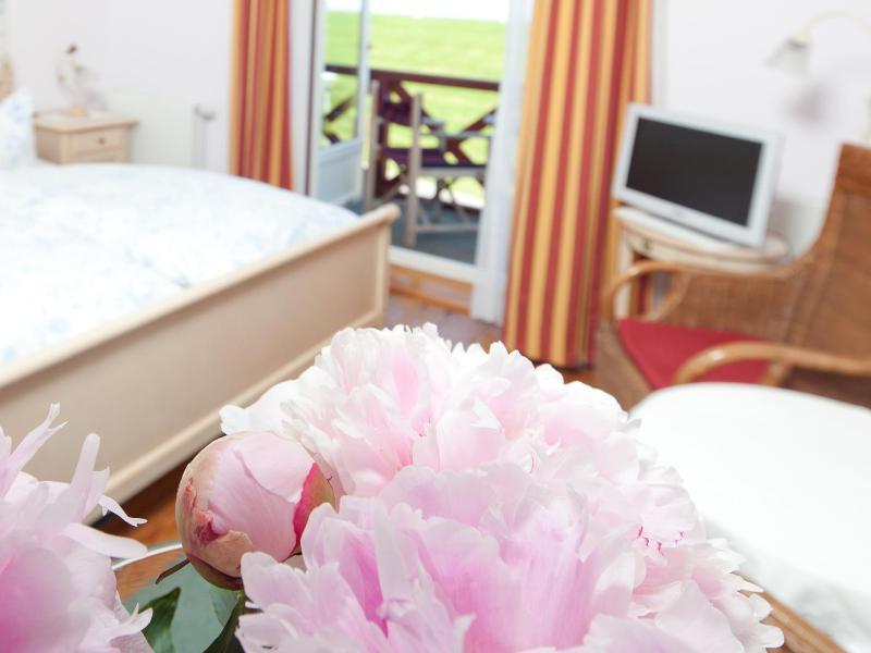 Double Room with Sea View and Balcony image 4