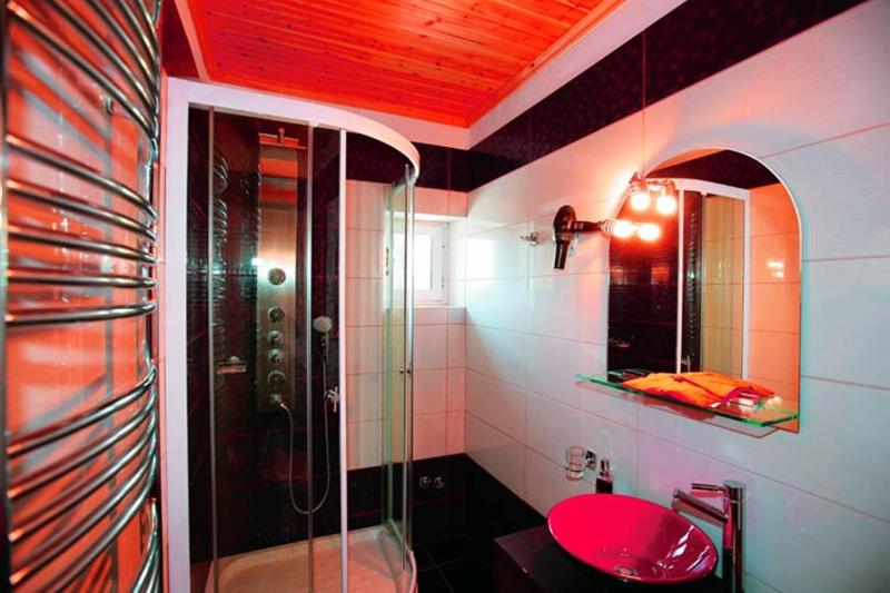Suite with Fireplace image 4