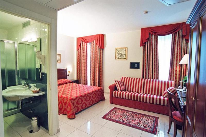 Comfort Quadruple Room image 1