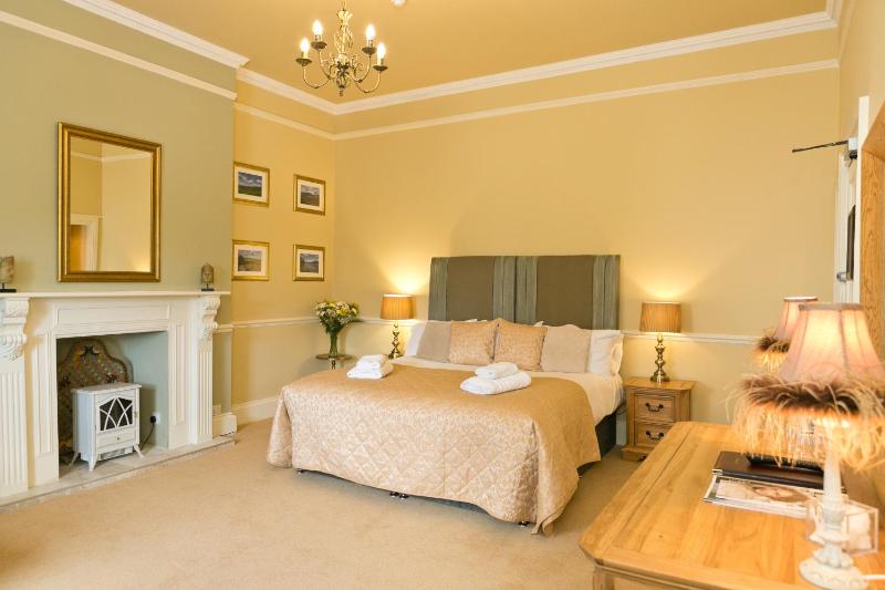 Superior Double Room image 3