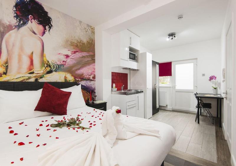 Deluxe Double Room image 1