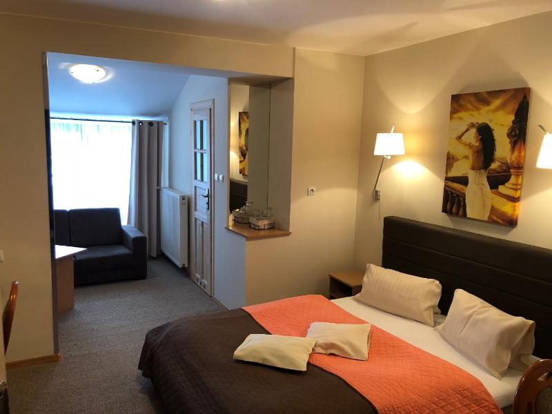 Double Room image 2