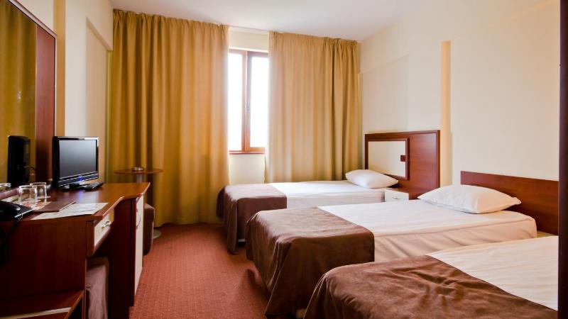 Triple Room image 2