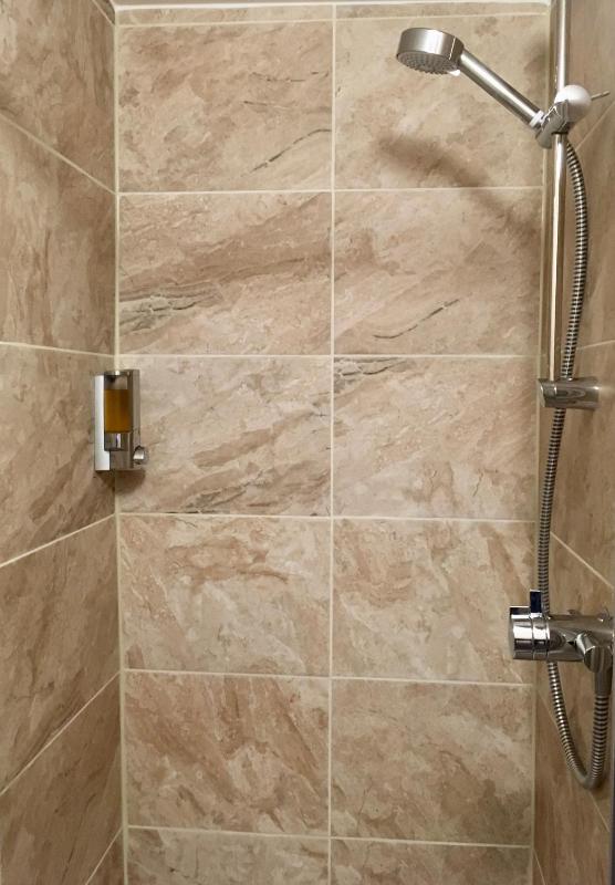 Starfits- Double Standard En-suite  image 4