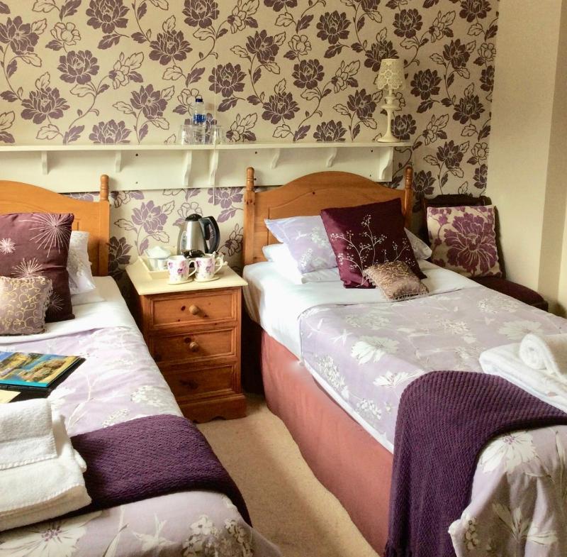 Butterwicks- Twin Standard En-suite  image 3