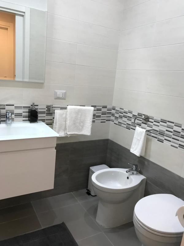Twin Room image 2