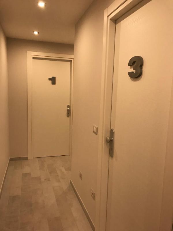 Twin Room image 4