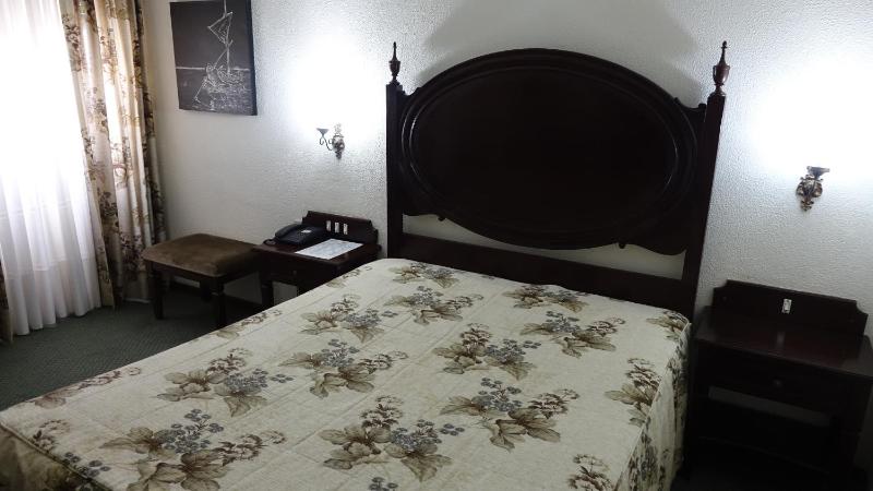 Economy Double Room image 4