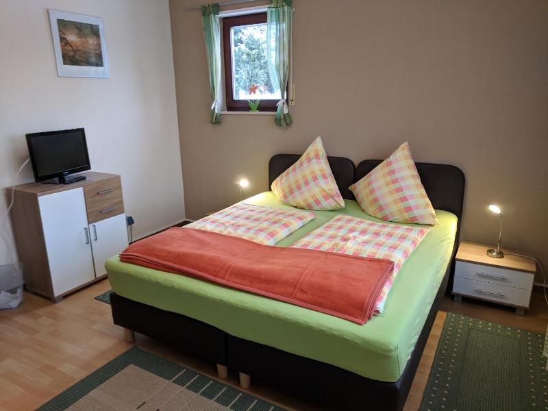 Double Room with Balcony image 3