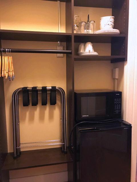 Family Room image 4