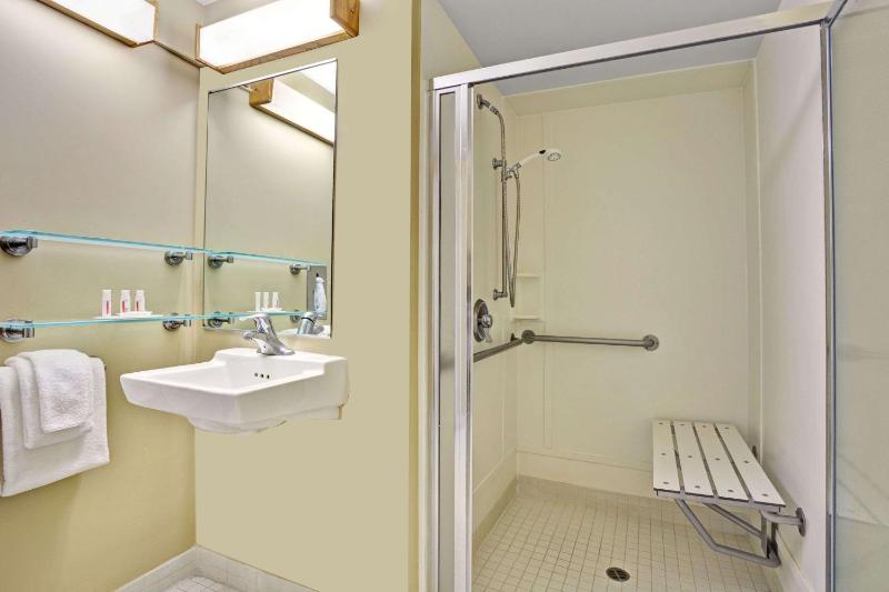 Travelodge by Wyndham Presidio San Francisco - image 13
