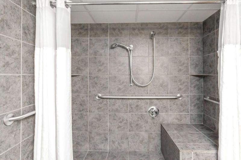 Accessible 2 Double Beds image 3