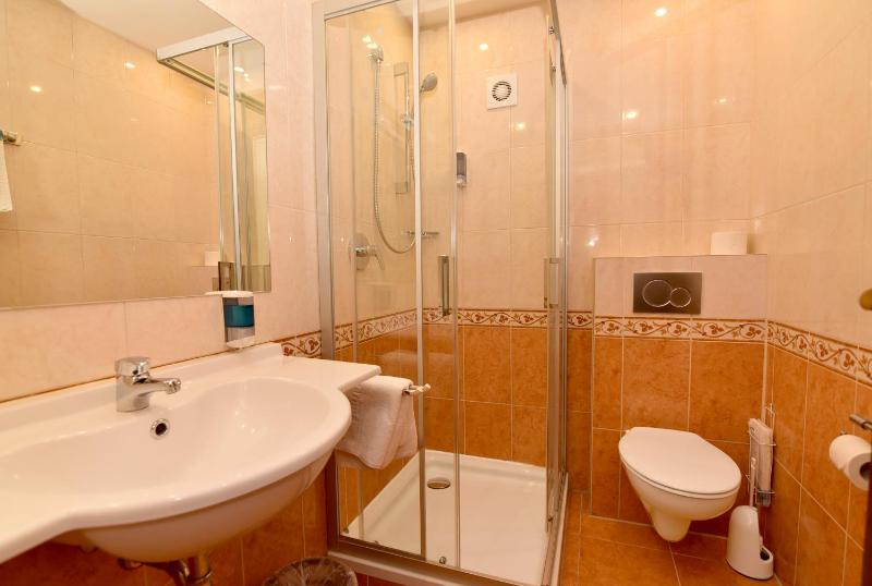 Double Room image 2