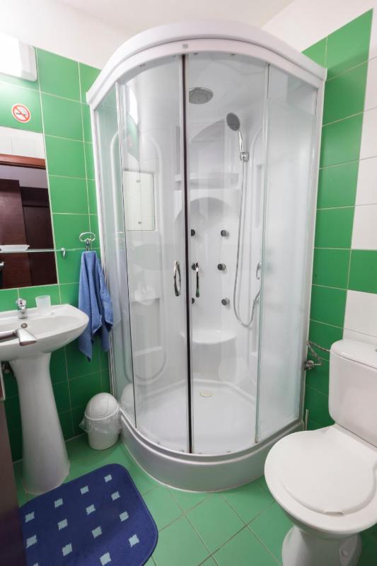 Double Room with Balcony image 4