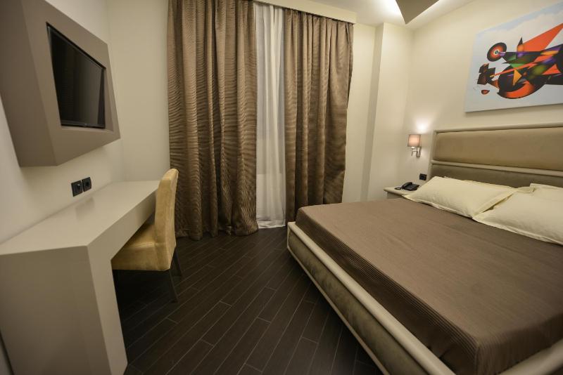 Deluxe Room image 4