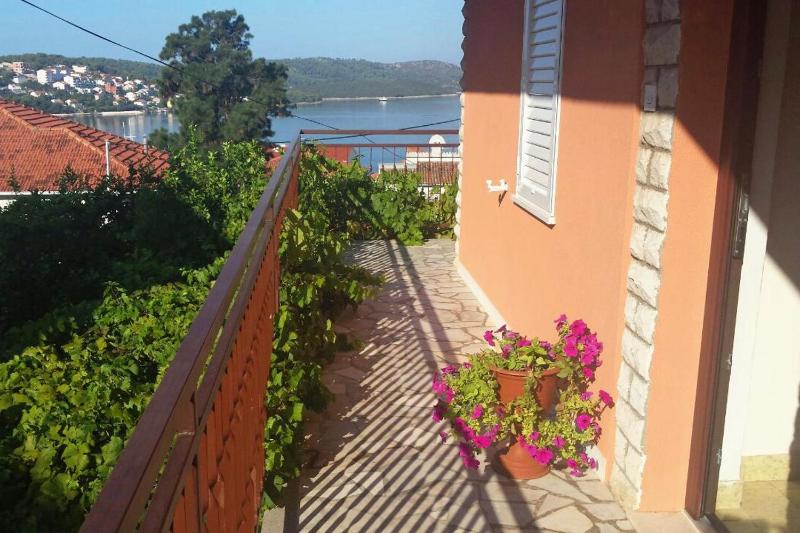 Two-Bedroom Apartment with Balcony and Sea View image 1