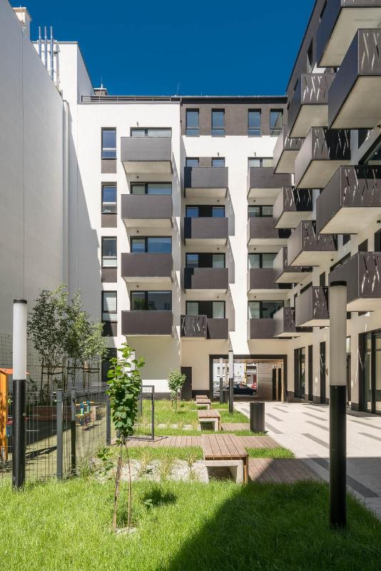Deluxe Apartments by The Railway Station Wroclaw - image 9