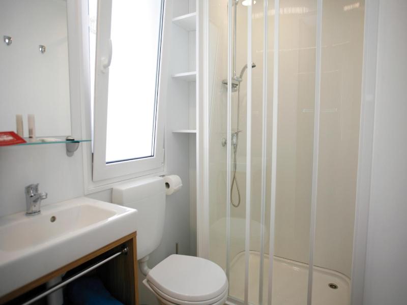 Mobile Home image 3