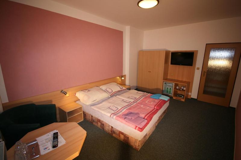 Double or Twin Room image 2