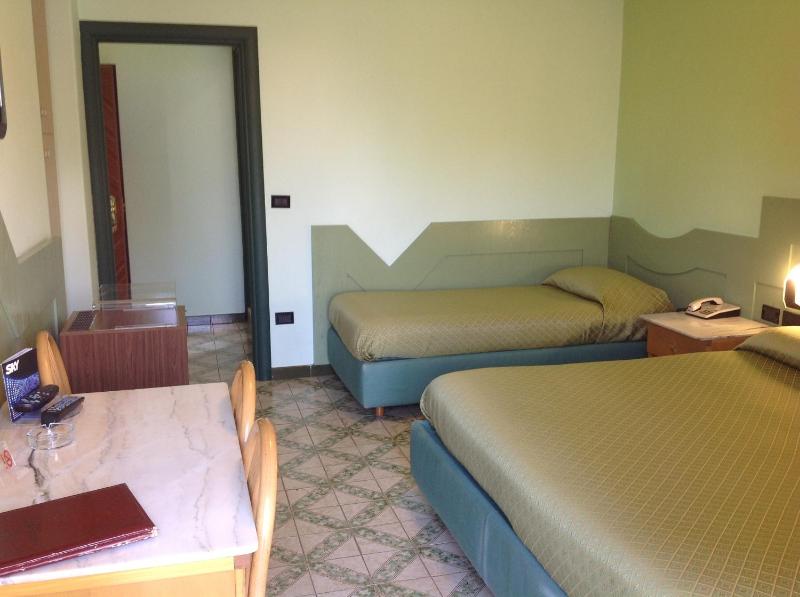 Quadruple Room image 3