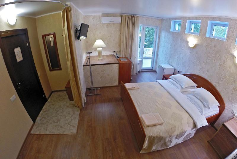 Junior Suite with Balcony image 2