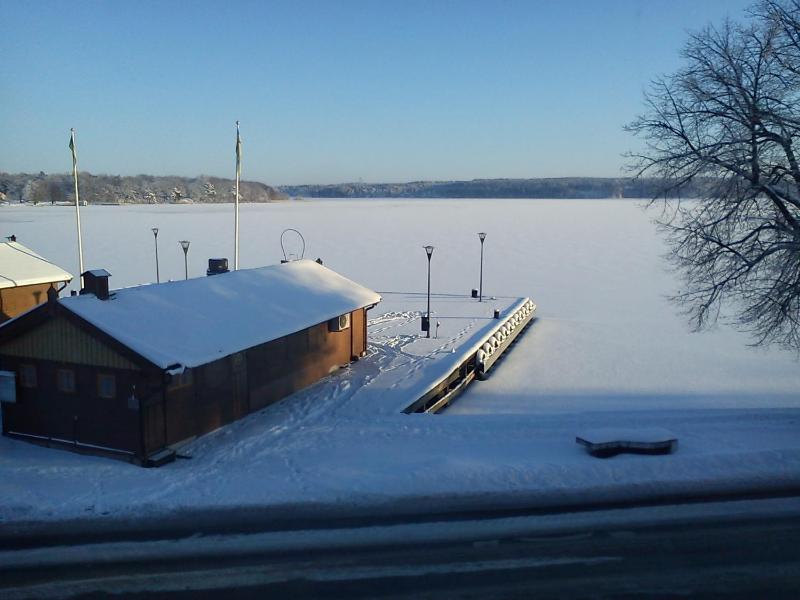 Double Room with Lake View image 4