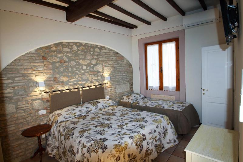 Triple Room image 1