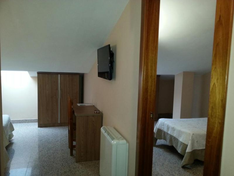 Economy Quadruple Room with Fan image 2