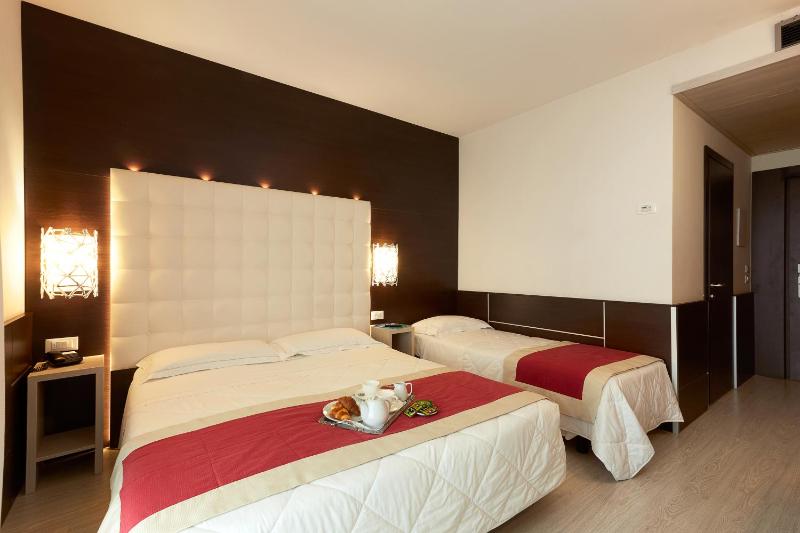 Triple Room image 2
